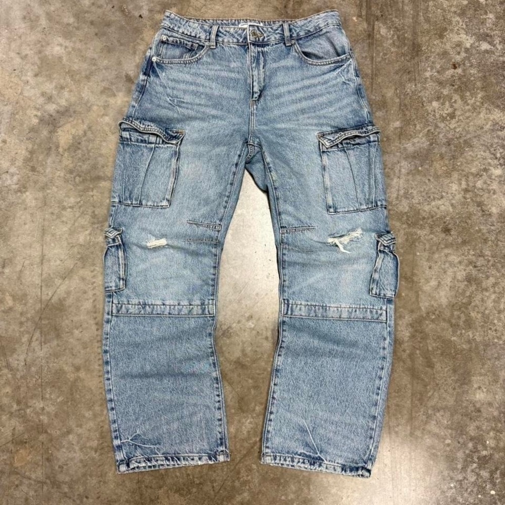 Baggy Distressed Light Wash Denim Cargo Y2K Jeans 32x31‎